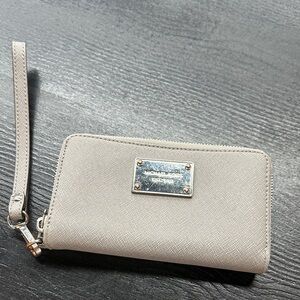 Michael Kors Silver-Tone Plaque Gray Wristlet